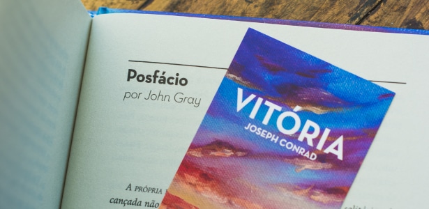 Marcador e posfácio da edição especial de Vitória, feita pela TAG